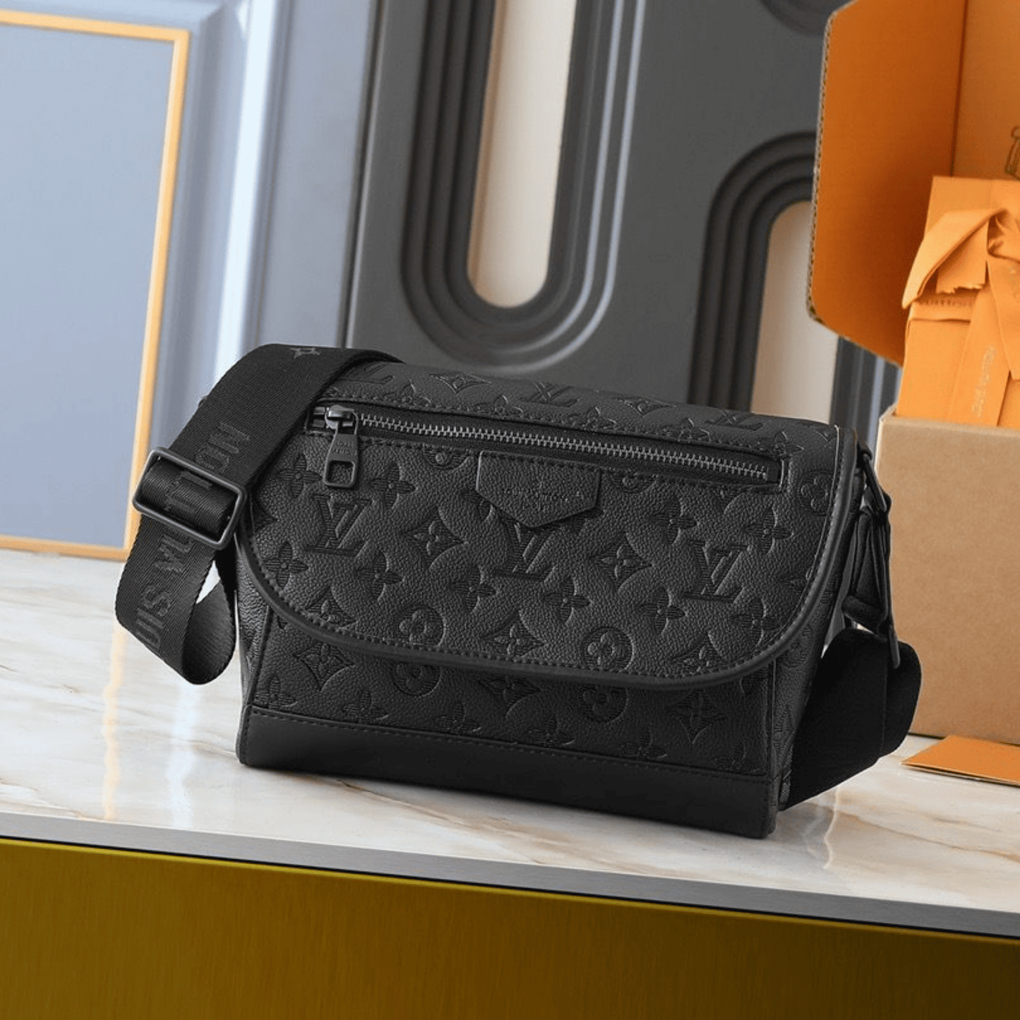 Louis Vuitton Sac Messenger Monogram Shadow Noir